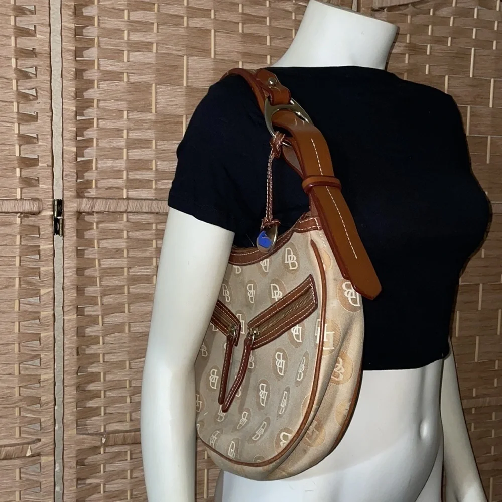 Dooney & Bourke Bag Signature Logo Hobo Shoulder Bag Dooney Shoulder Bag 🔥